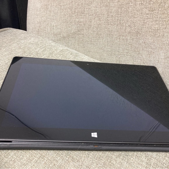 Surface 3 Microsoft Laptop/Tablet - Picture 1 of 7